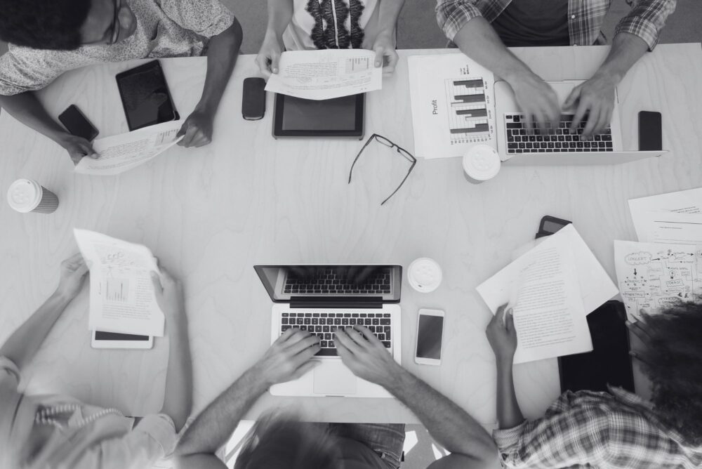 Employees vs. Contractors: What Sets Them Apart